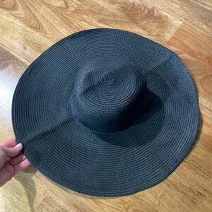 Zara Black Round Wool Hat